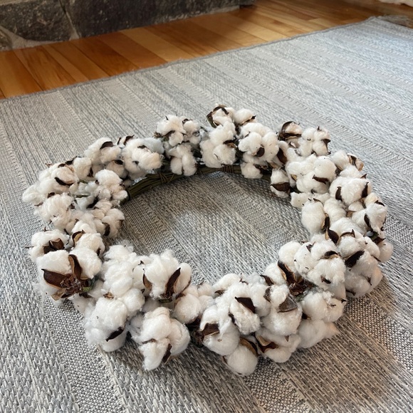 Other - NWOT Cotton Wreath